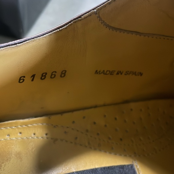 Size 11 gorgeous Mezlan dark brown laced dress shoes. Heels have been replaced - Picture 5 of 6